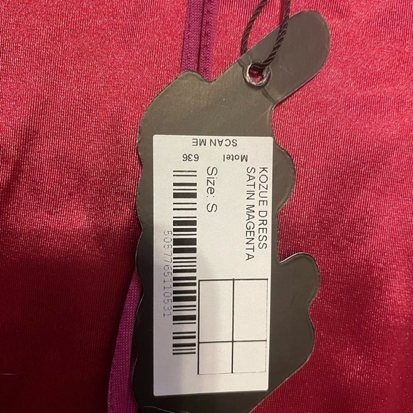 Motel Kozue satin dress in red - Picture 4 of 5